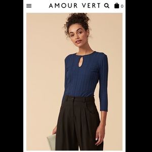 NWT Amour Vert Sorrel Top in Navy